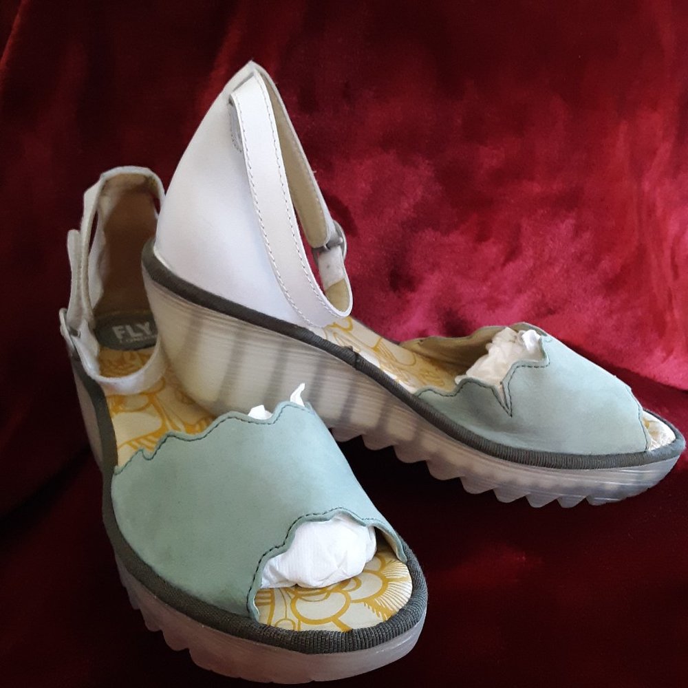 Fly London Yece Wedge Sandal size 41